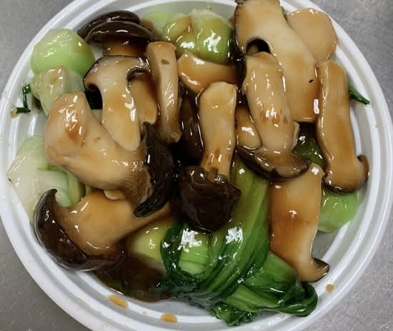 King Oyster Mushroom with Vegetable 王子菇扒菜胆